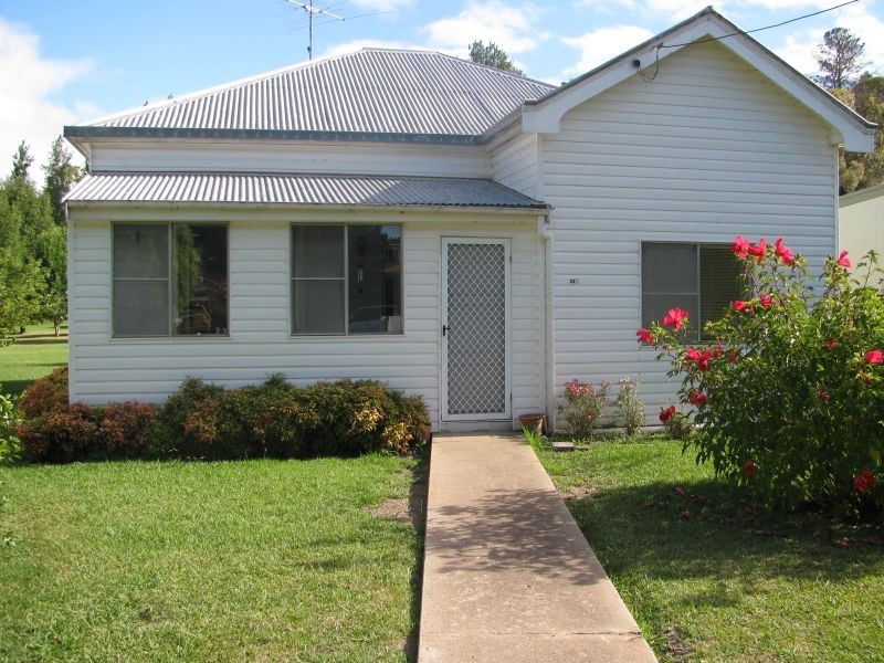 23W Walsh St, Walcha NSW 2354