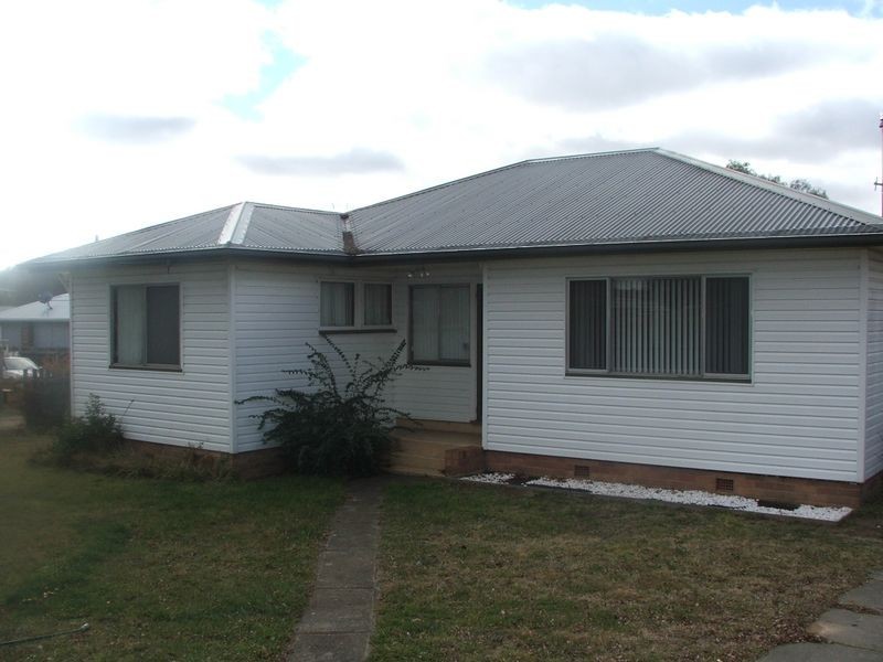 49 Canambe St, Armidale NSW 2350