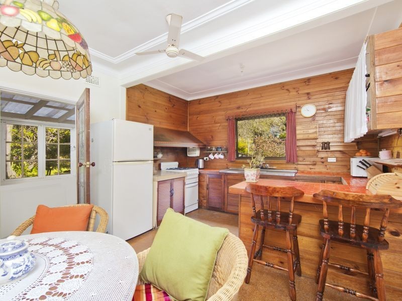 111 Campbell Parade, Manly Vale NSW 2093