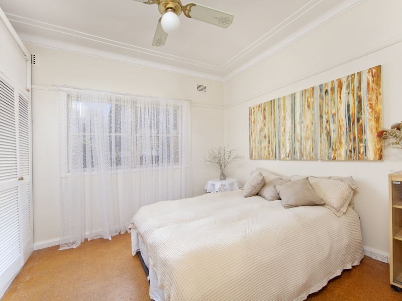 111 Campbell Parade, Manly Vale NSW 2093