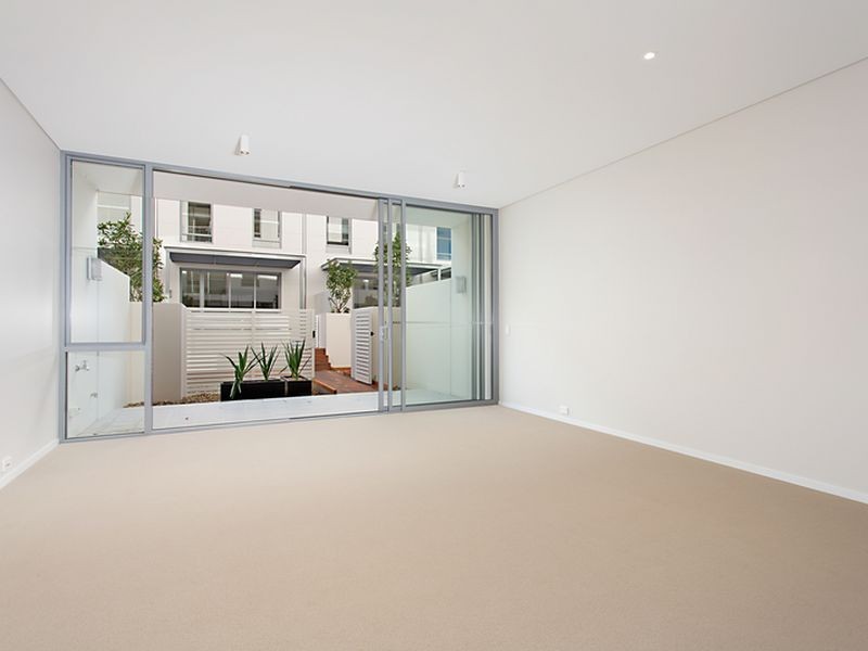 W204/8-28 The Corso, Manly NSW 2095