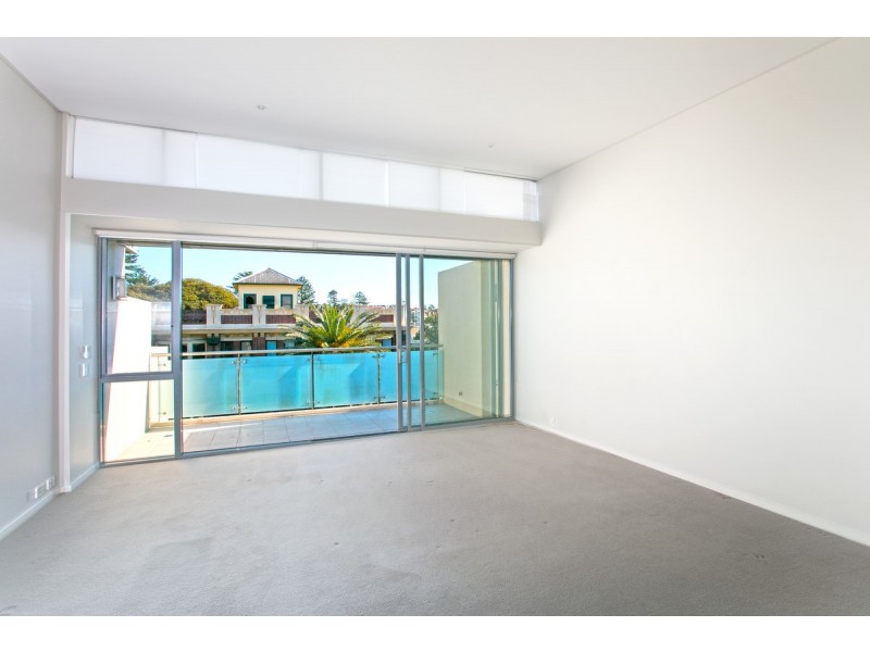 C211/8-28 The Corso, Manly NSW 2095