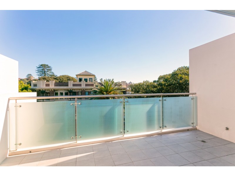 C211/8-28 The Corso, Manly NSW 2095