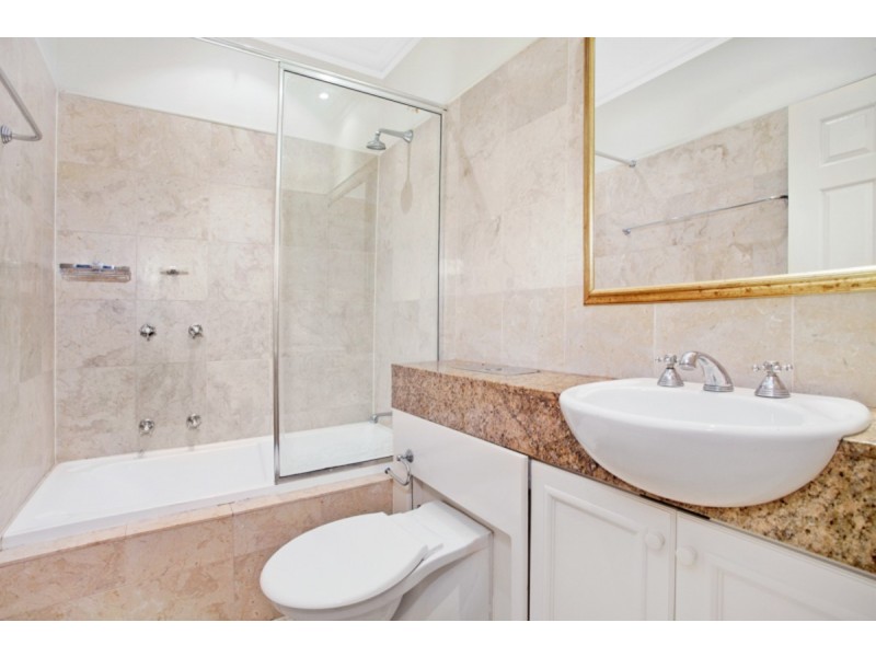 2/75 West Esplanade, Manly NSW 2095
