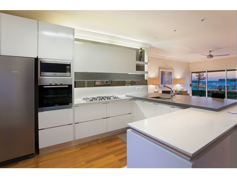 2/28 The Crescent, Manly NSW 2095