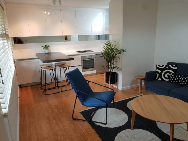 2/8 Campbell Parade, Manly Vale NSW 2093