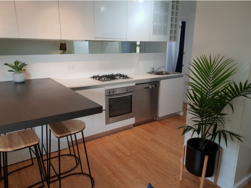 2/8 Campbell Parade, Manly Vale NSW 2093