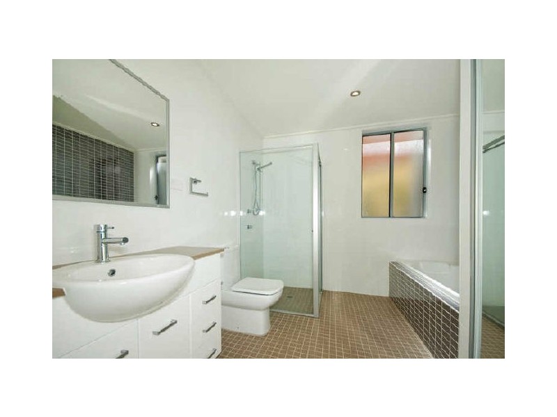 2/79 Queenscliff Road, Queenscliff NSW 2096