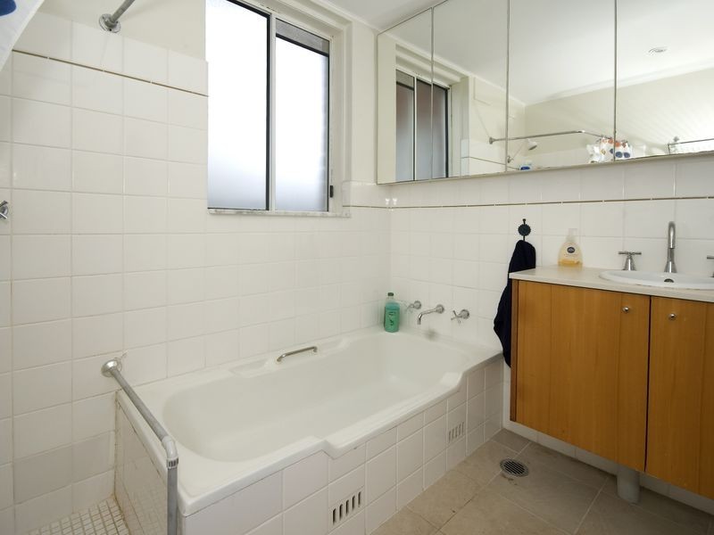 2/19 The Crescent, Manly NSW 2095