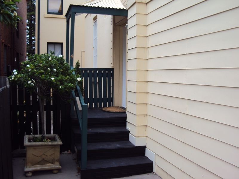 4/80 West Esplanade (Enter lower Gilbert St), Manly NSW 2095
