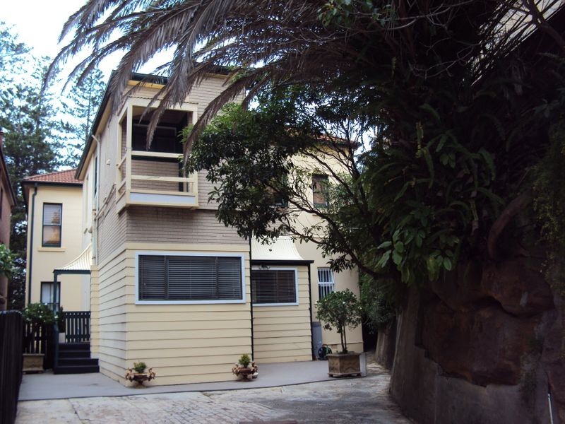 4/80 West Esplanade (Enter lower Gilbert St), Manly NSW 2095