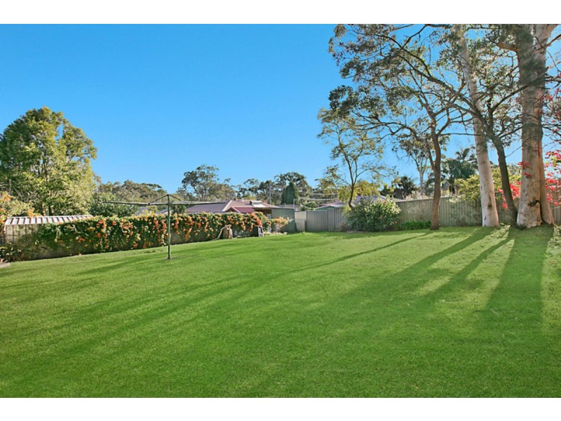 4 Wingfield Street, Windermere Park NSW 2264