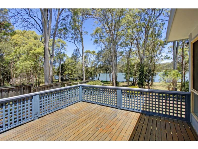 12 Rhodes Parade, Windermere Park NSW 2264