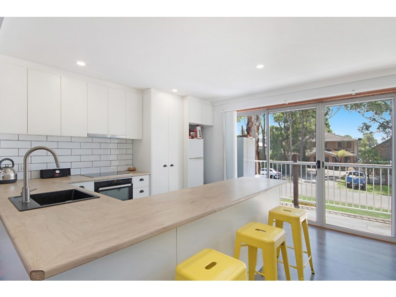 9 Barclay Avenue, Mannering Park NSW 2259