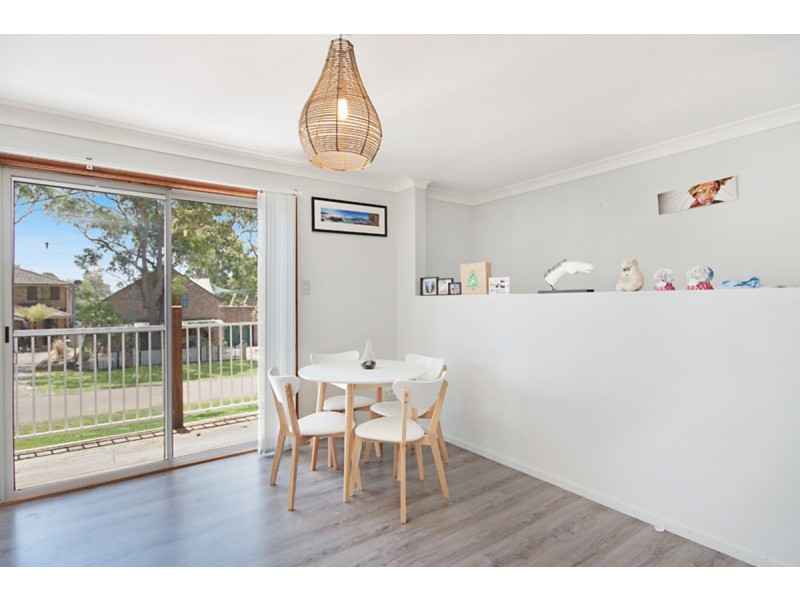 9 Barclay Avenue, Mannering Park NSW 2259