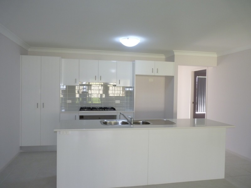 11 Aspen Grove, Morisset NSW 2264