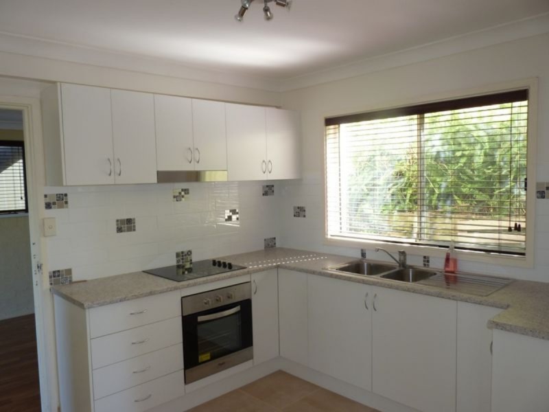 4B Hillcrest Road, Mirrabooka NSW 2264