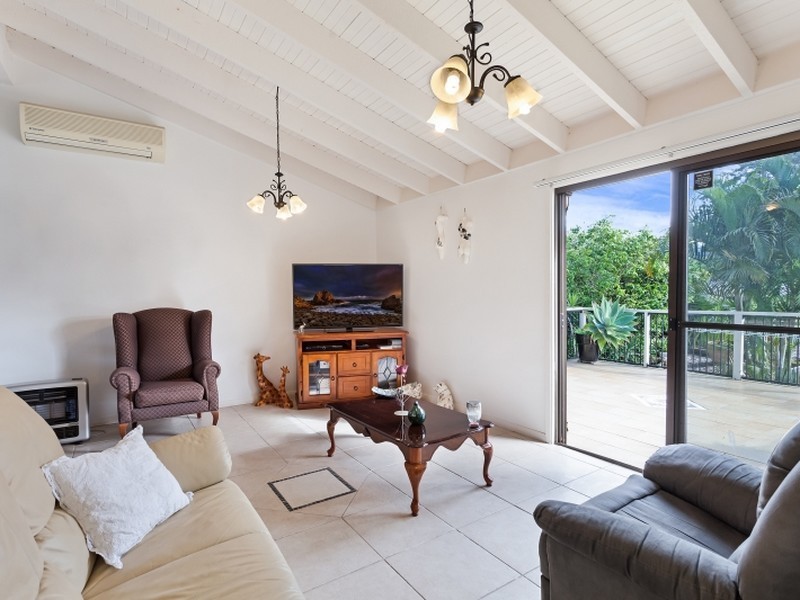 42 Fishery Point  Road, Mirrabooka NSW 2264