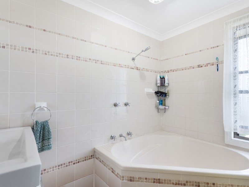 42 Fishery Point  Road, Mirrabooka NSW 2264