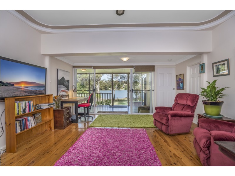 14 Rhodes Parade, Windermere Park NSW 2264