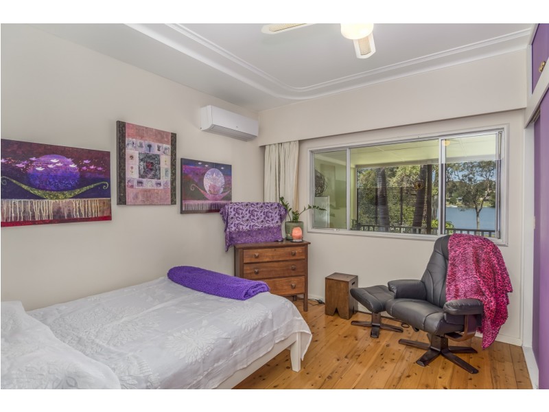 14 Rhodes Parade, Windermere Park NSW 2264