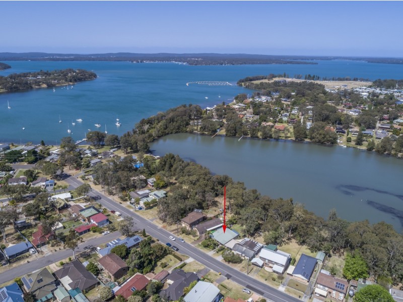 14 Rhodes Parade, Windermere Park NSW 2264