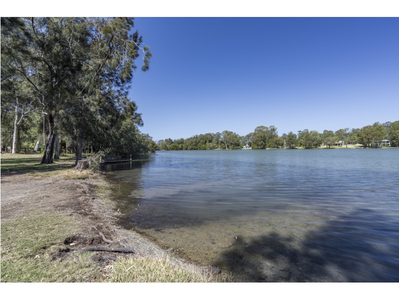 14 Rhodes Parade, Windermere Park NSW 2264