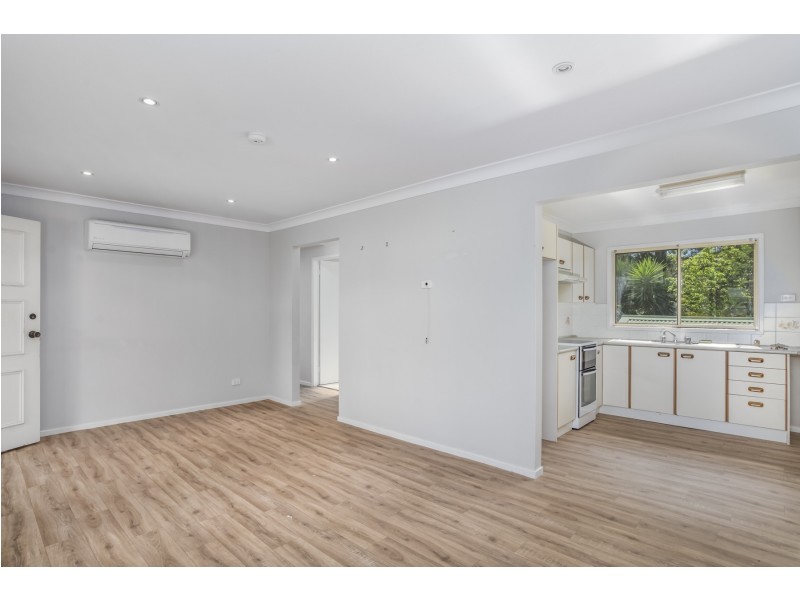 11 Hillcrest Road, Mirrabooka NSW 2264