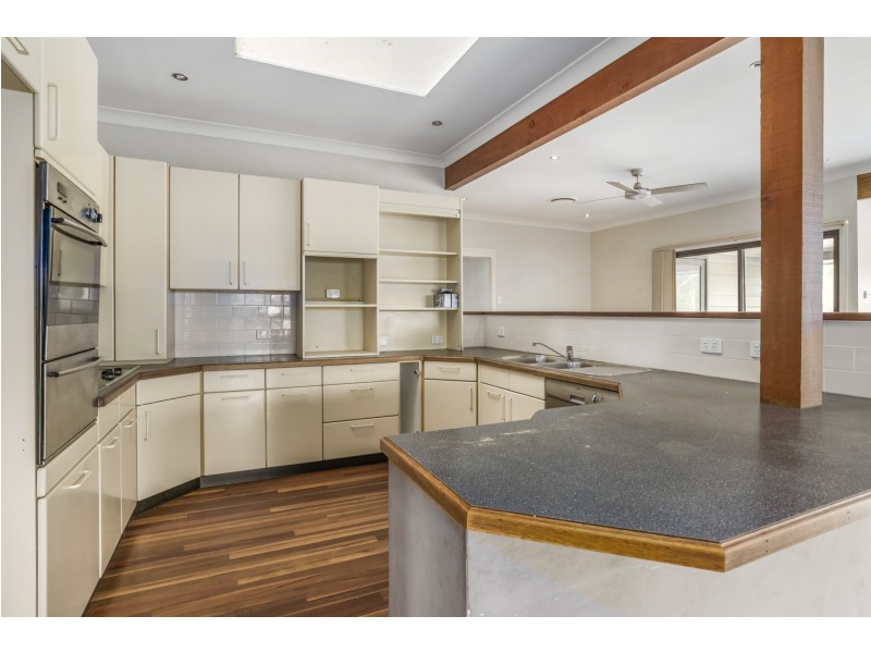 185 Freemans Drive, Morisset NSW 2264