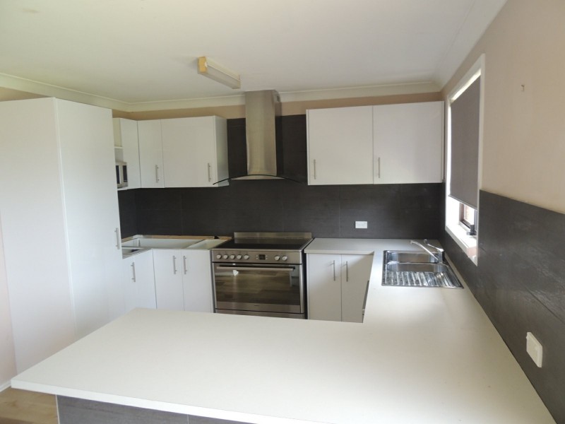 8 Clifford Avenue, Cooranbong NSW 2265