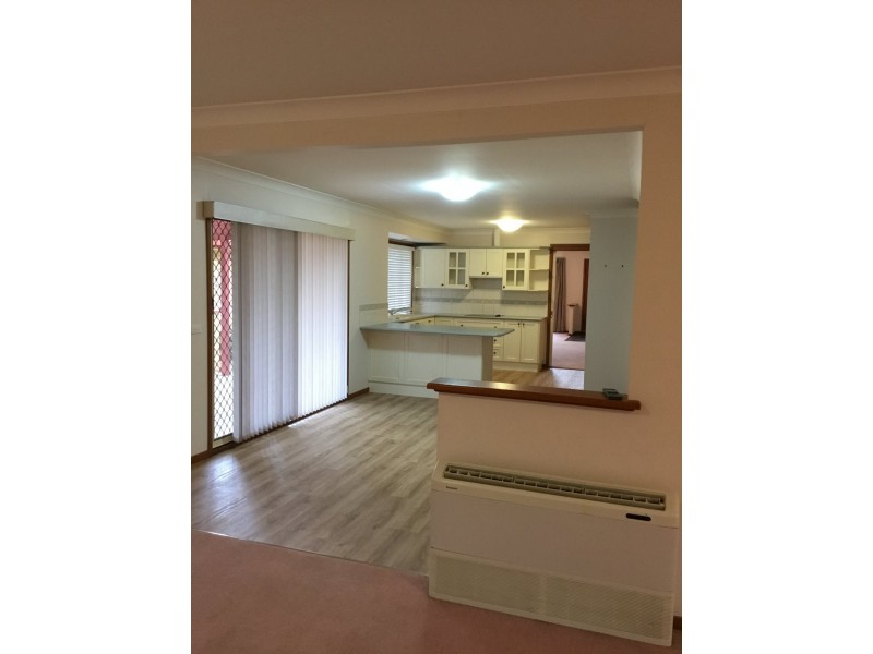 4 Rousseau Place, Cooranbong NSW 2265