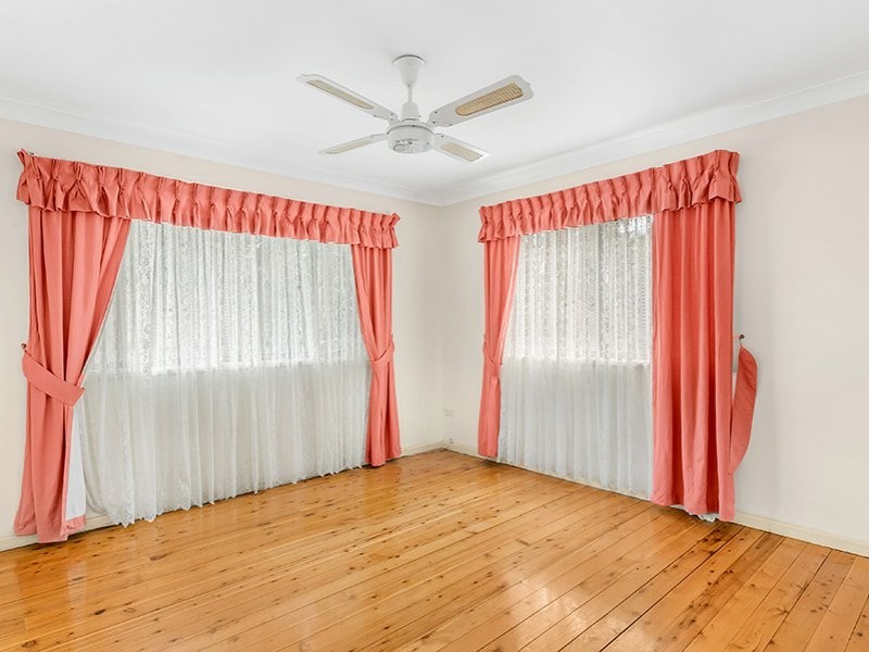 13 Rhodes Parade, Windermere Park NSW 2264