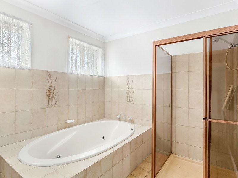 13 Rhodes Parade, Windermere Park NSW 2264