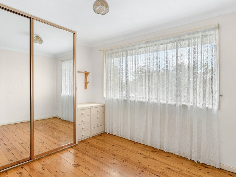 13 Rhodes Parade, Windermere Park NSW 2264