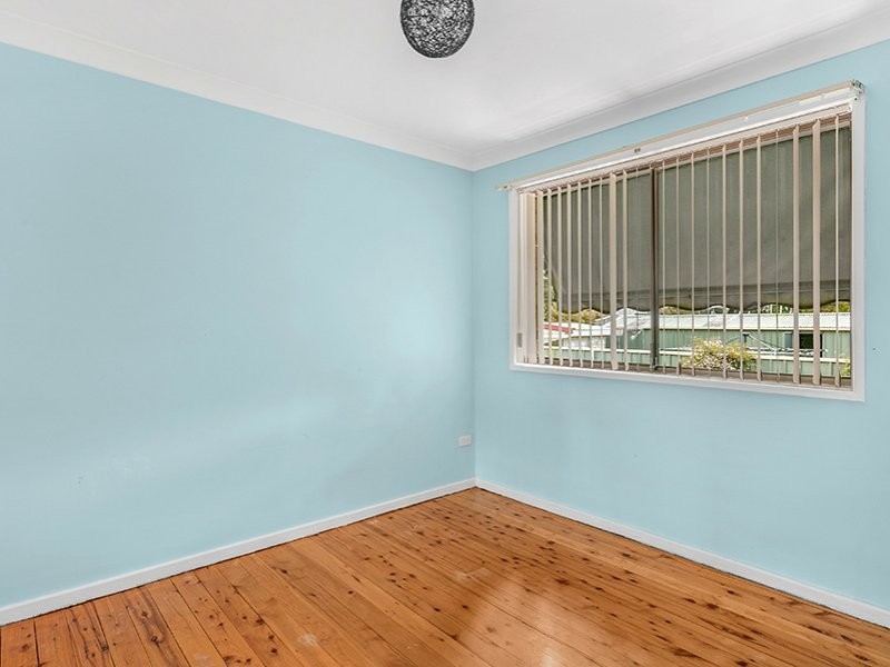 13 Rhodes Parade, Windermere Park NSW 2264