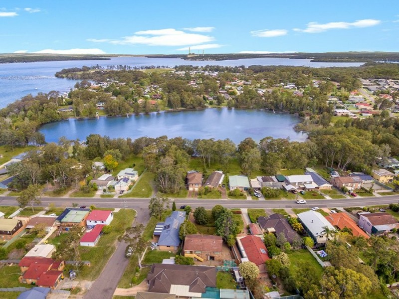 13 Rhodes Parade, Windermere Park NSW 2264