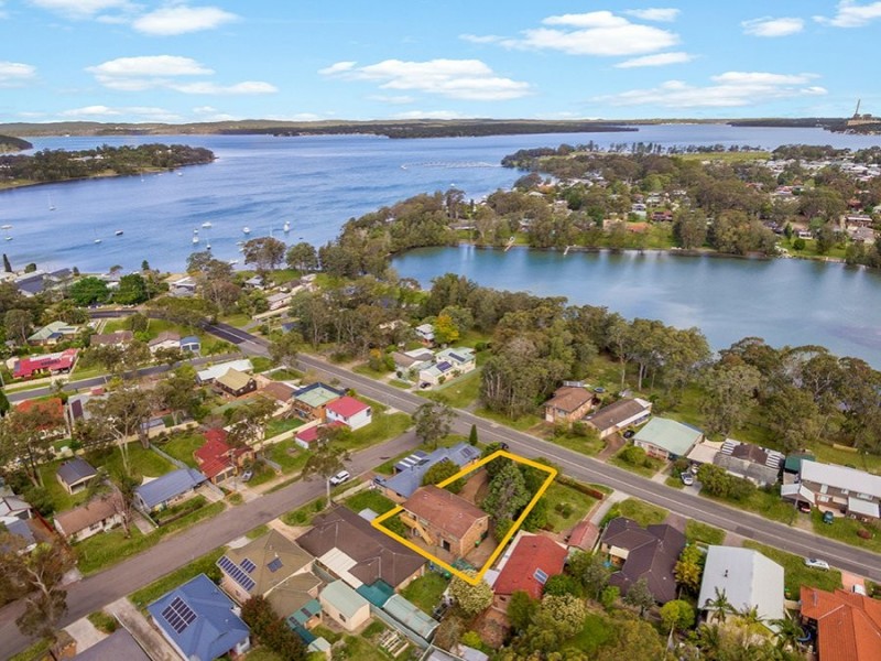 13 Rhodes Parade, Windermere Park NSW 2264