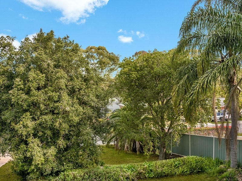 13 Rhodes Parade, Windermere Park NSW 2264