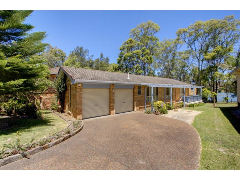 12 Rhodes Parade, Windermere Park NSW 2264