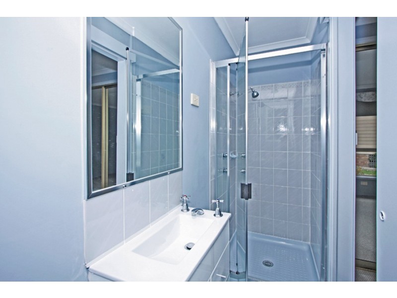 12 Rhodes Parade, Windermere Park NSW 2264