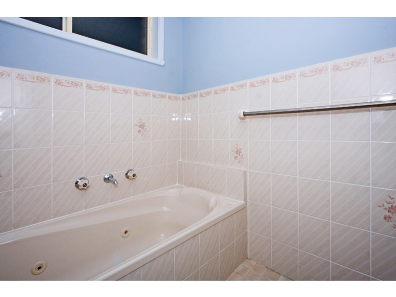 12 Rhodes Parade, Windermere Park NSW 2264