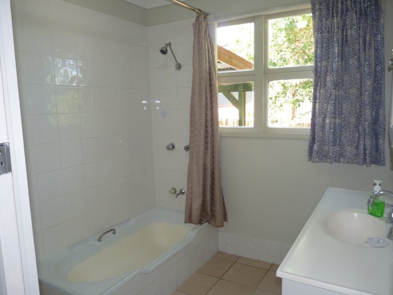 14 Asquith Avenue, Windermere Park NSW 2264