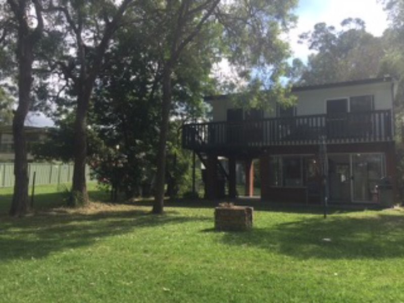 4 Rhodes Parade, Windermere Park NSW 2264