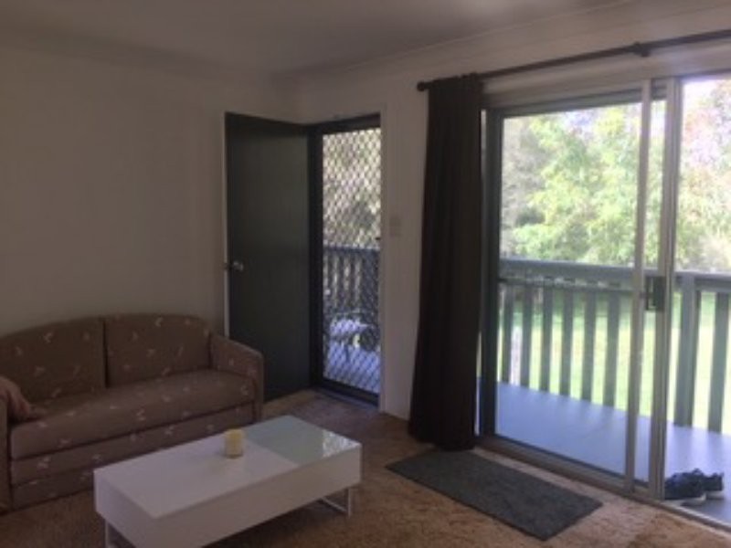 4 Rhodes Parade, Windermere Park NSW 2264