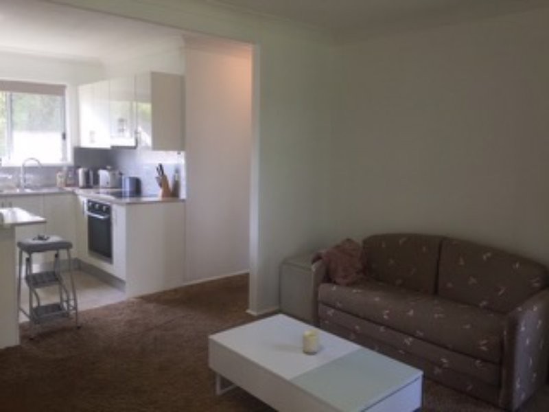 4 Rhodes Parade, Windermere Park NSW 2264