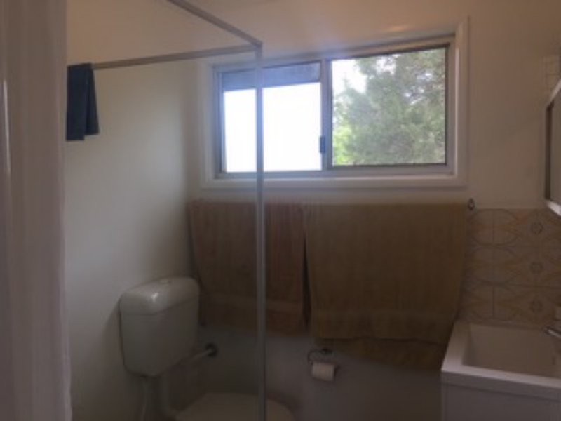 4 Rhodes Parade, Windermere Park NSW 2264