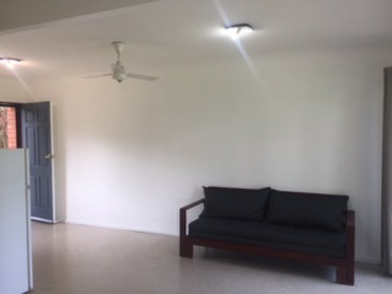 4 Rhodes Parade, Windermere Park NSW 2264