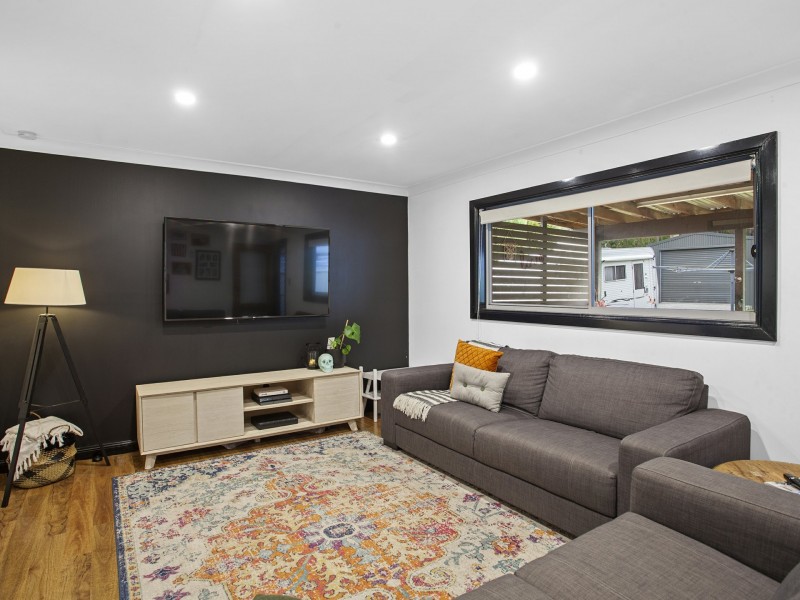 8 Watt Street, Windermere Park NSW 2264