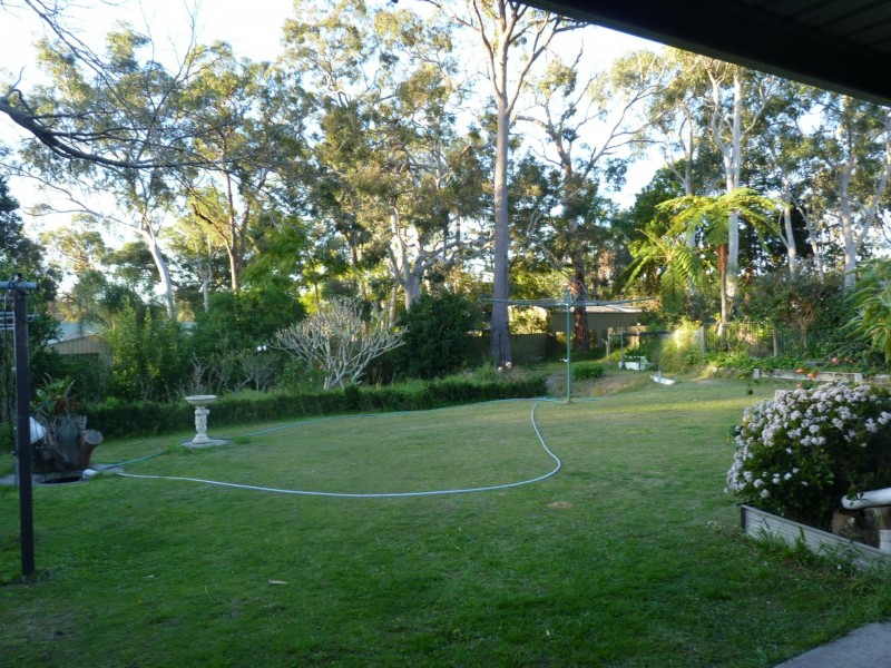 19 PARK AVENUE, Morisset Park NSW 2264