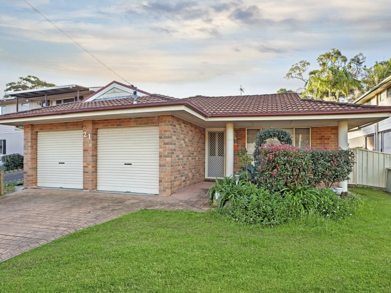21 Rhodes Parade, Windermere Park NSW 2264